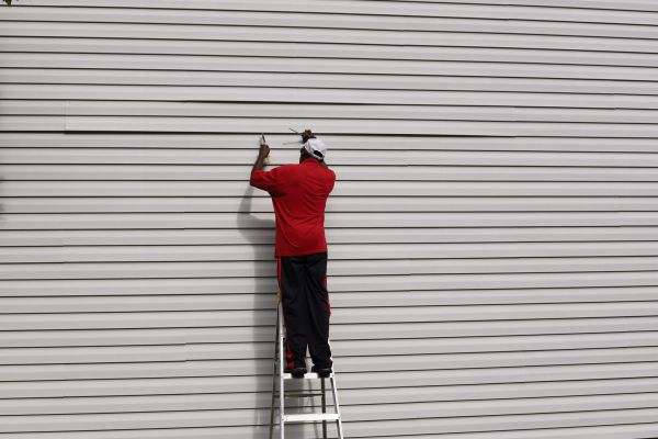 Cost of Loose Siding Repair in Belleville